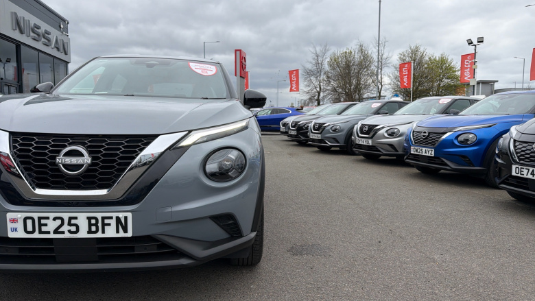 Nissan Juke 1.0 DiG-T N-Connecta 5dr Petrol Hatchback